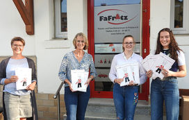 Ursulinenschülerinnen gestalten Backbuch für „FaFritz“